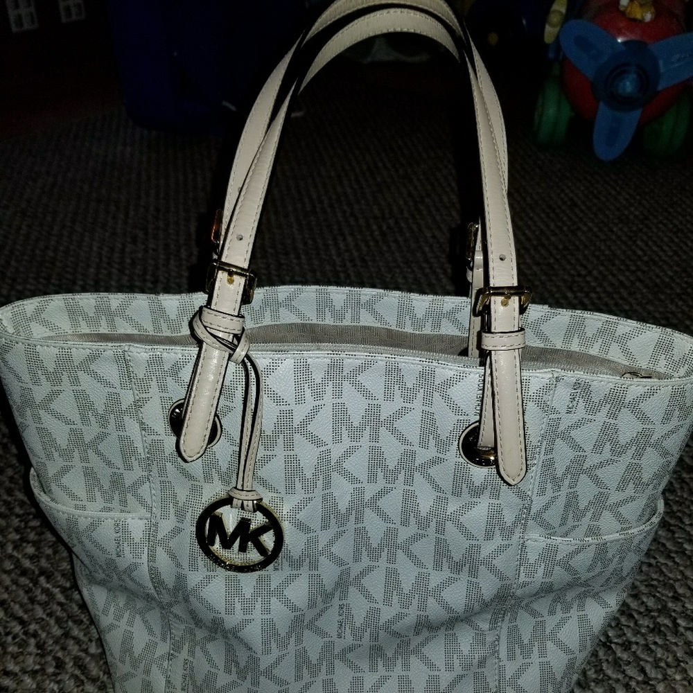 Michael Kors Vanilla Jet Set Tote
